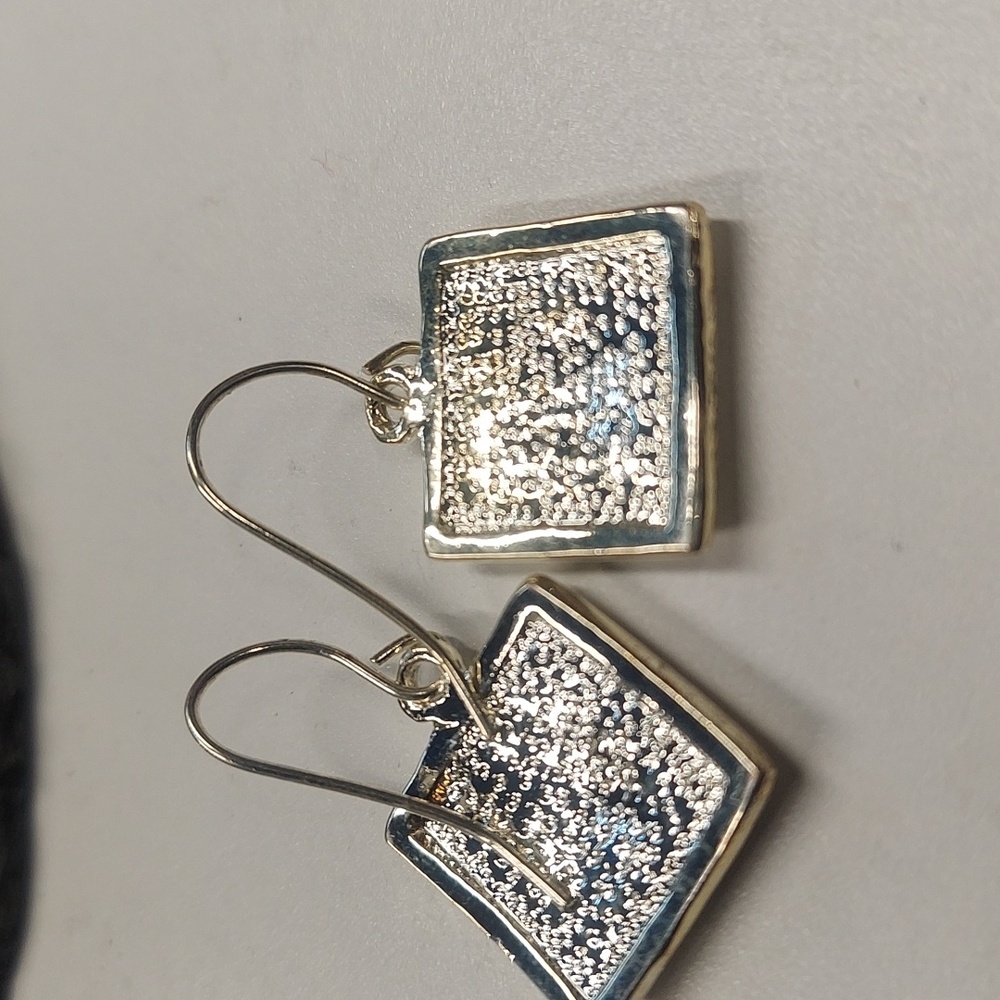 E1500 Silvertone Square Enamel Drop Earring - Picture 8 of 9